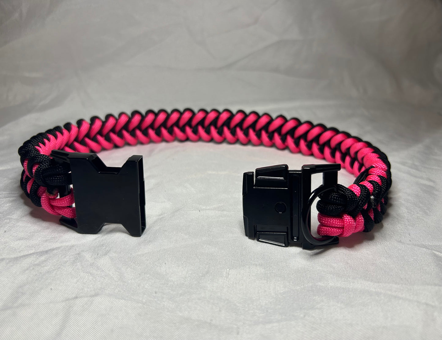 Handmade Paracord Dog Collar – Black and Hot Pink with Quick-Release Buckle